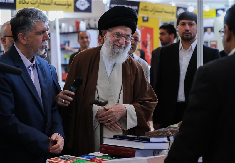 Ayatollah Khamenei visited the 32nd Tehran International Book Fair