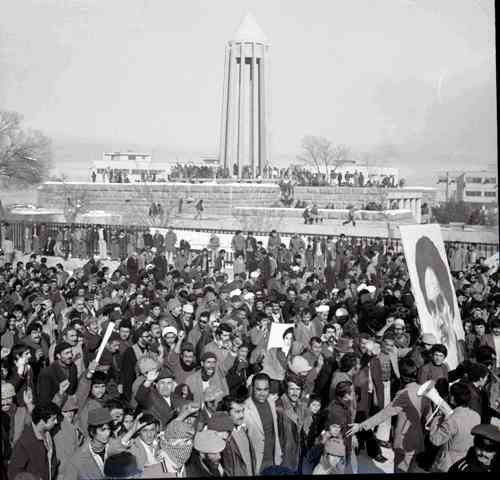فیلم:راهپیمایی ها و تظاهرات مردم همدان در سال 1357