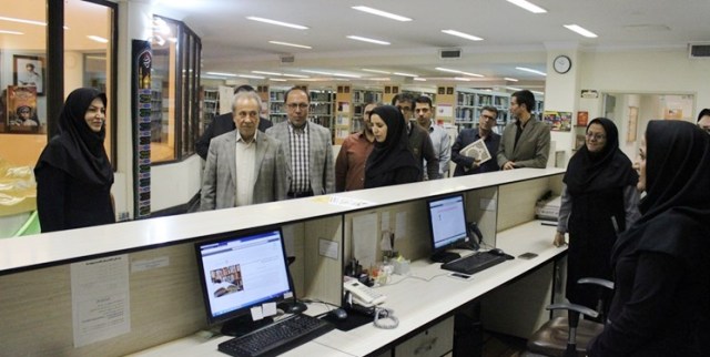کتابخانه تخصصی ایثار و شهادت در کتابخانه مرکزی همدان راه اندازی شد