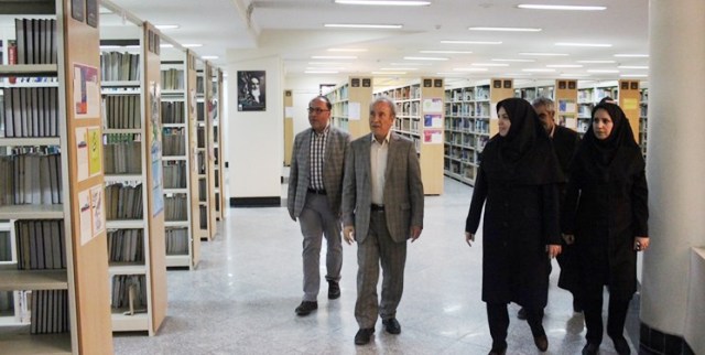 کتابخانه تخصصی ایثار و شهادت در کتابخانه مرکزی همدان راه اندازی شد