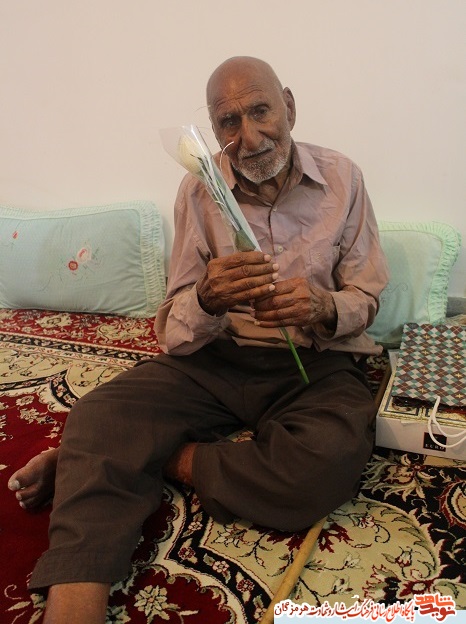 تشییع پیکر پدرمعظم شهید نگهدار عامری سیاهوئی در آرامستان روستای درگز تشییع پیکر پدرمعظم شهید نگهدار عامری سیاهوئی در آرامستان روستای درگز