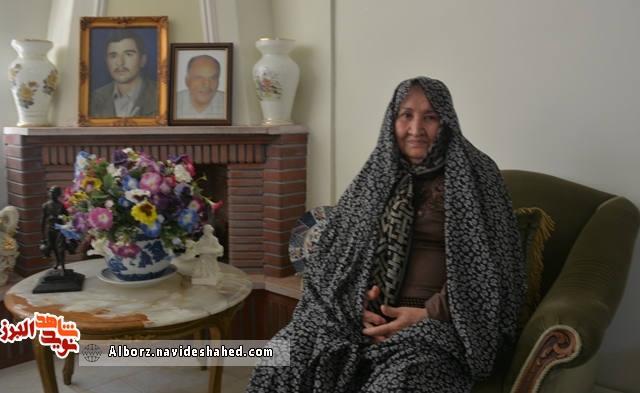 گفتگوی اختصاصی نویدشاهد البرز با مادر شهید پاسدار « داوود امیری» / قولی که به آن عمل نشد گفتگوی اختصاصی نویدشاهد البرز با مادر شهید پاسدار « داوود امیری» / قولی که به آن عمل نشد