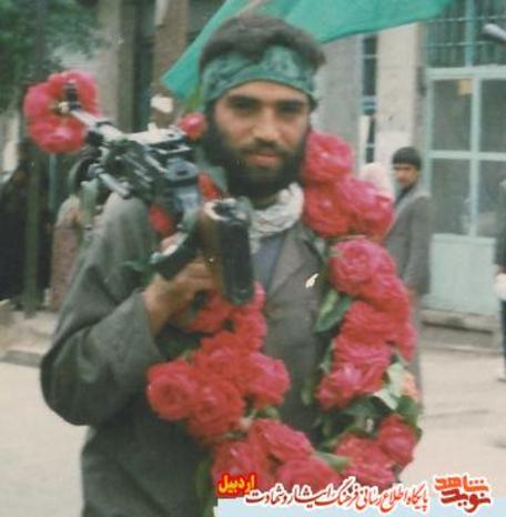 گمنامی 3 برادر در یک گردان/ زندگی نامه شهید «ميرمحمود بنى هاشم» گمنامی 3 برادر در یک گردان/ زندگی نامه شهید «ميرمحمود بنى هاشم»