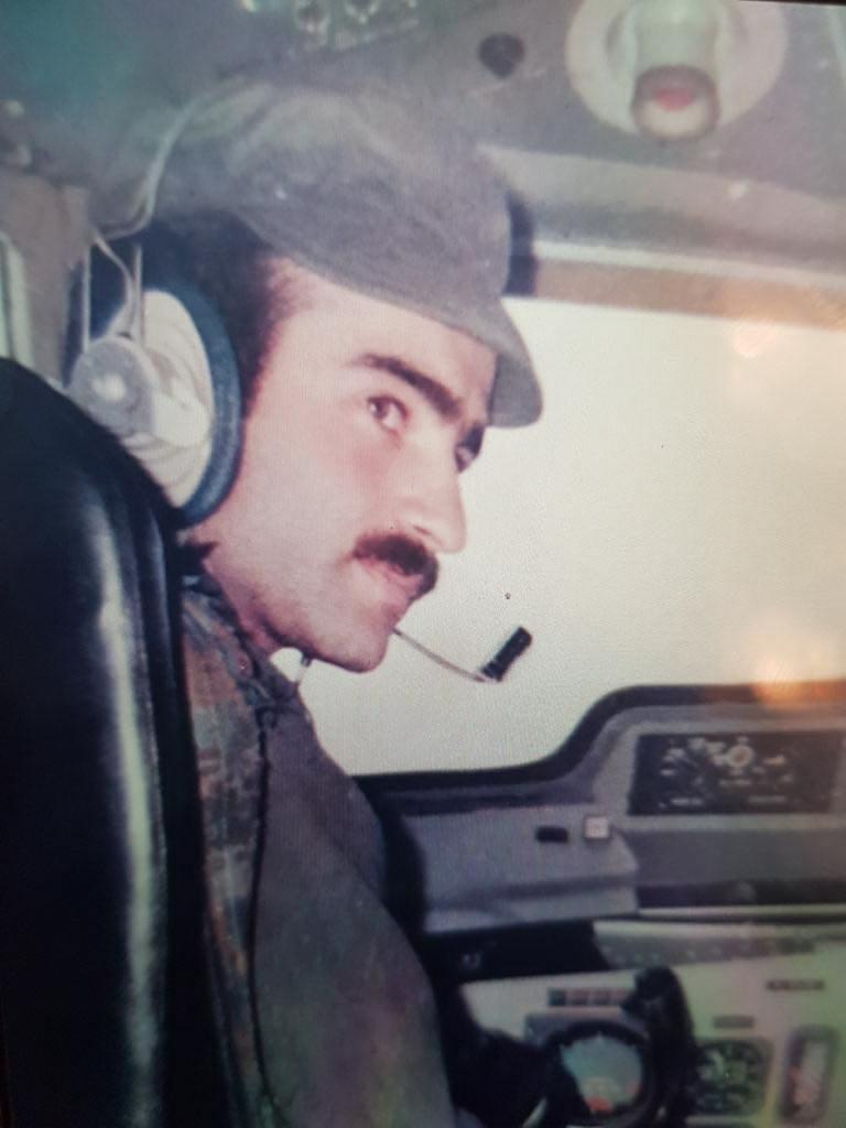 هرگز نمیرد آنکه دلش زنده شد به عشق/شهید سروان رسول فرهادی هرگز نمیرد آنکه دلش زنده شد به عشق/شهید سروان رسول فرهادی