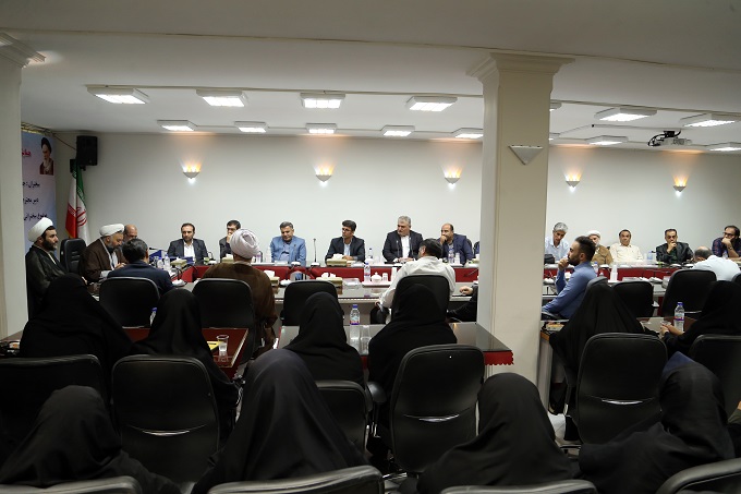 انقلاب اسلامی یک انقلاب فرهنگی است انقلاب اسلامی یک انقلاب فرهنگی است