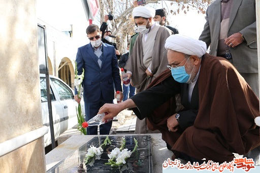 گزارش تصویری/ گلباران مزار شهدای انقلاب استان زنجان