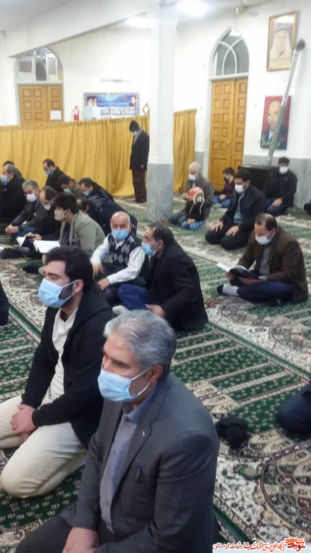 لوح معاون فرهنگی و آموزشی بنیاد شهید، برای تقدیر از ۳۵ شهید کوی ایثار شهرستان بروجرد
