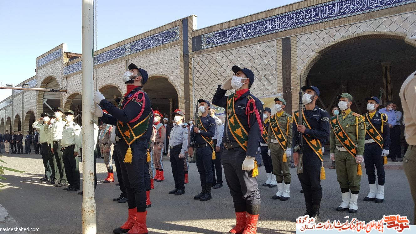 هفته قوه قضائیه در استان مرکزی با گلباران مزار شهدا آغاز شد هفته قوه قضائیه در استان مرکزی با گلباران مزار شهدا آغاز شد