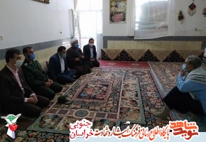 دیدار امام جمعه نهبندان با خانواده ایثارگران به مناسبت سالروز اقامه اولین نماز جمعه