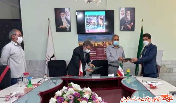 تجلیل از دبیر نوید شاهد استان کرمان در اختتامیه جشنواره بین‌المللی بازی‌های رایانه‌ای