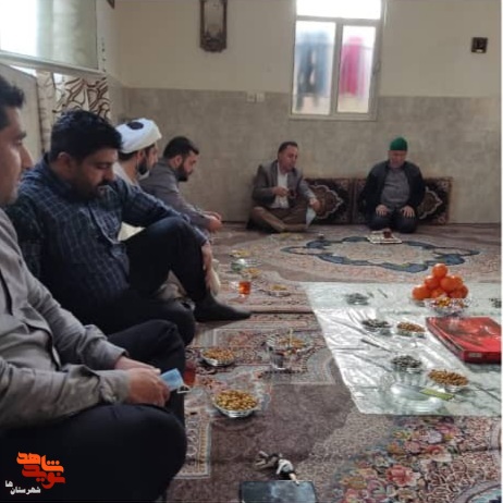 در تکریم والدین شهدا مسؤل هستیم