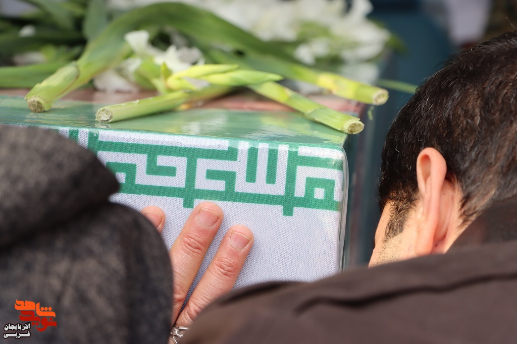 گزارش تصویری/ ورود پیکر مطهر شهدای گمنام به فرودگاه شهید باکری ارومیه گزارش تصویری/ ورود پیکر مطهر شهدای گمنام به فرودگاه شهید باکری ارومیه