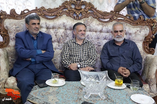 گزارش تصویری| سرکشی بسیج رسانه همدان از خانواده شهید محمدرضا مازویی