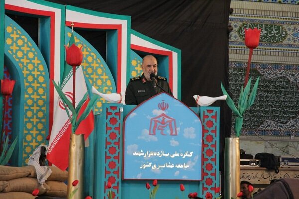 سینه‌های ستبر عشایر در مقابل دشمنان نفوذناپذیر است