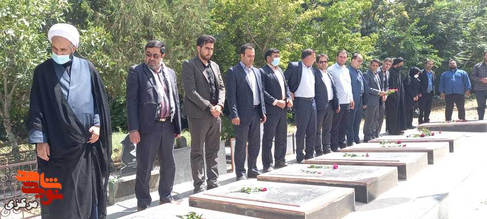 به مناسبت هفته دولت گلزار مطهر شهدای شهرستان خنداب گلباران شد