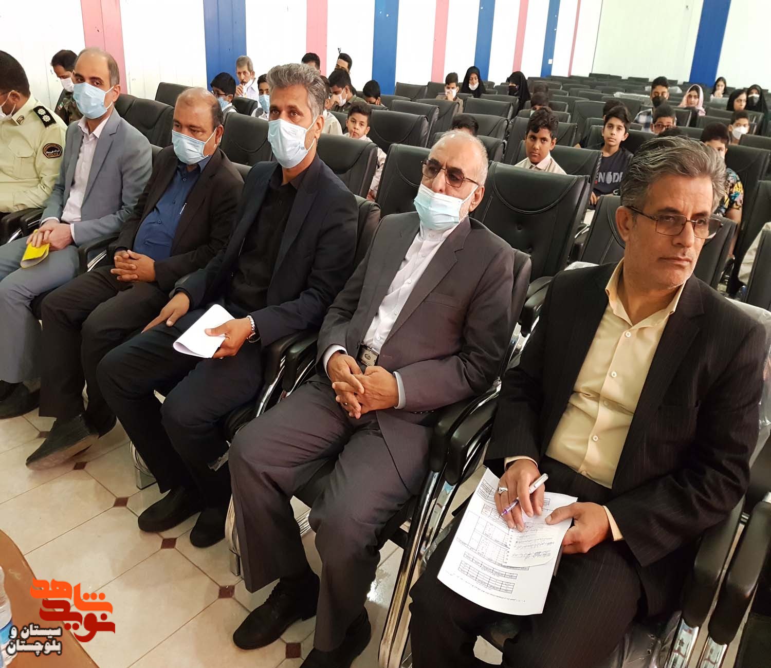 مراسم تجلیل از دانش آموزان ممتاز شاهد و ایثارگر در شهرستان زاهدان برگزار شد