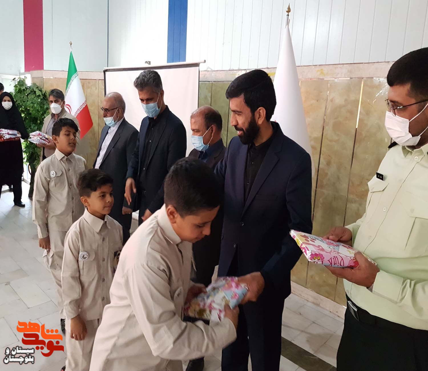مراسم تجلیل از دانش آموزان ممتاز شاهد و ایثارگر در شهرستان زاهدان برگزار شد