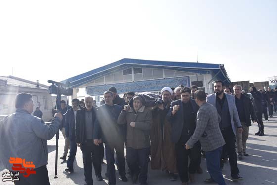پیکر مطهر مادر شهیدان والامقام «حاجی» در مراغه تشییع شد