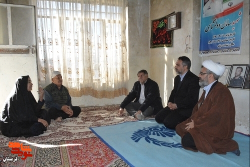 گزارش تصویری/دیدار مدیرکل بنیاد شهید لرستان با جمعی از خانواده شهدا و ایثارگران