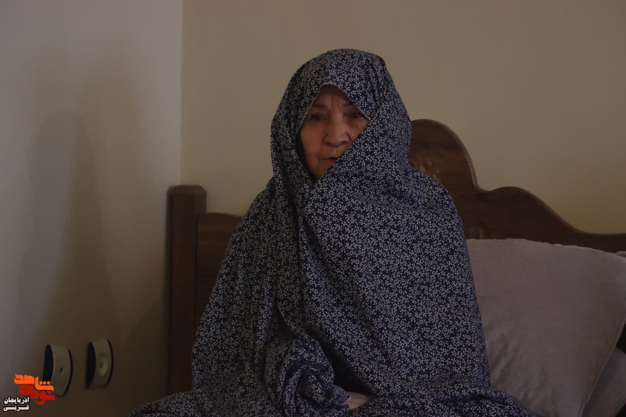 گزارش تصویری/دیدار و تجلیل از مادر معظم شهید گزارش تصویری/دیدار و تجلیل از مادر معظم شهید
