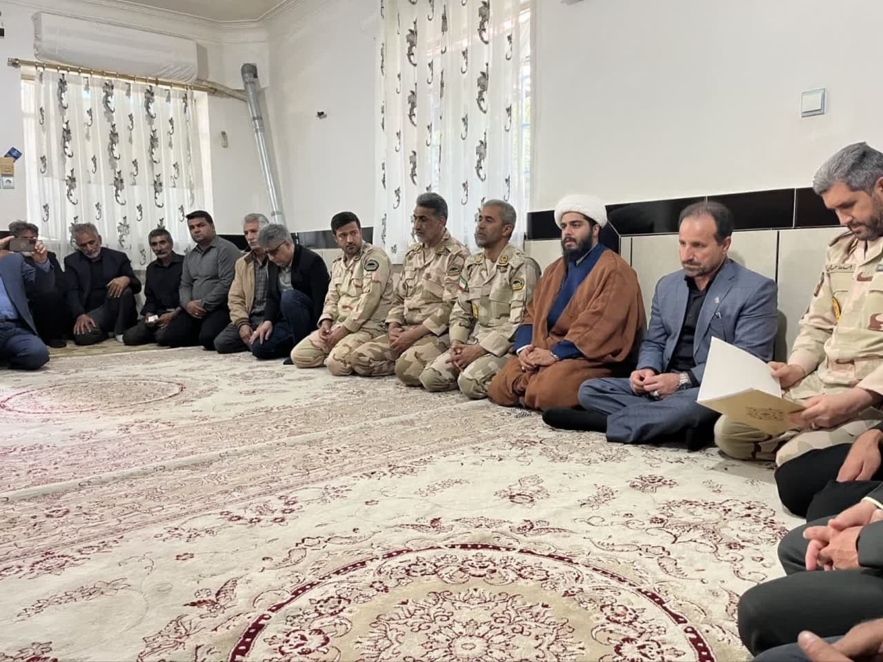 مدیرکل بنیاد گلستان با خانواده معظم شهید«جواد جهان بیکی» دیدار کرد