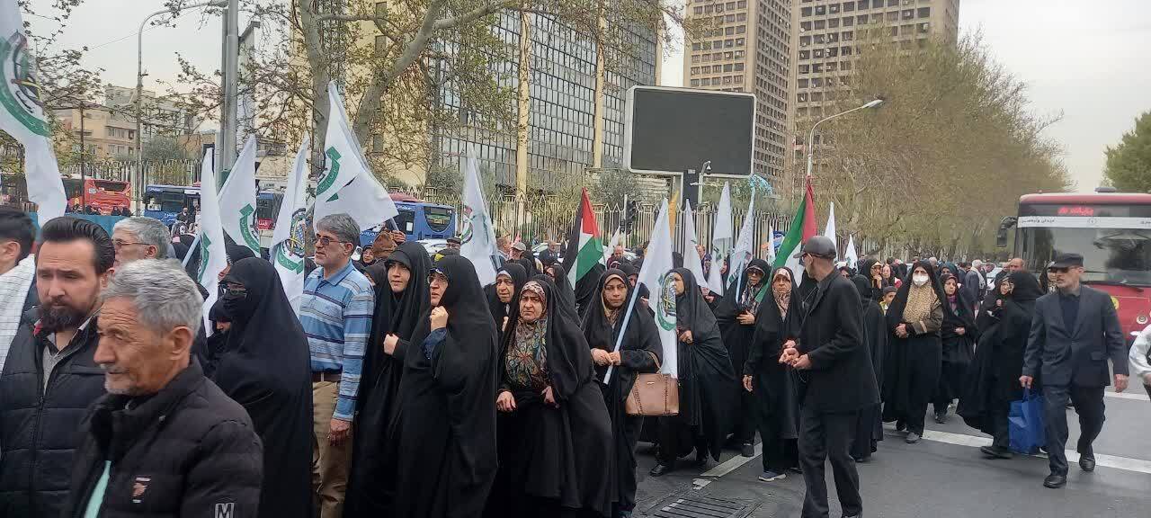 لبیک خانواده‌های معظم شهداو ایثارگران تهرانی به فرمان مقام معظم رهبری در روز جهانی قدس 