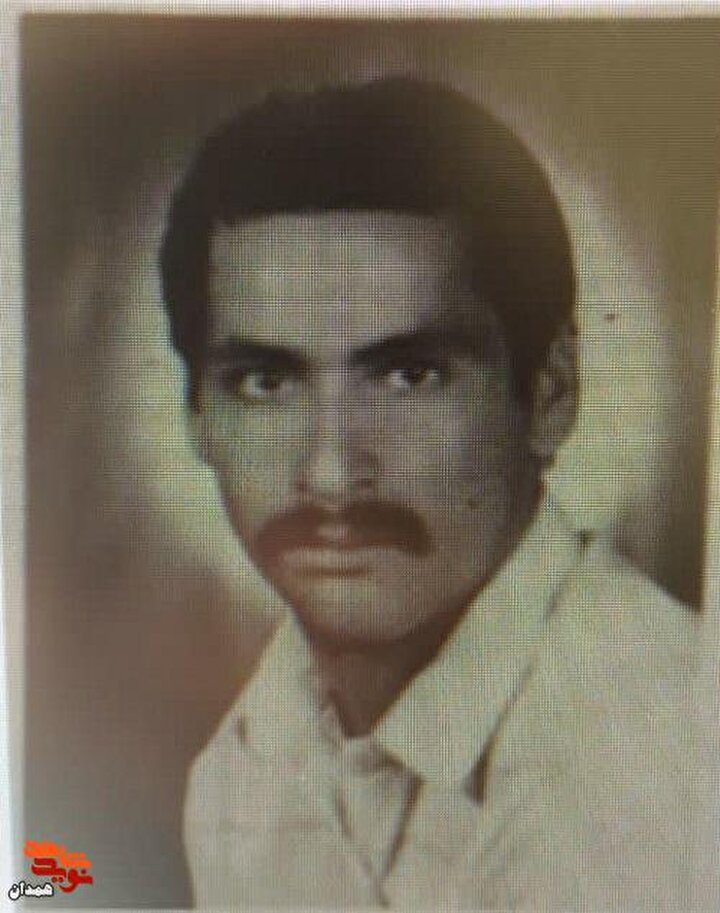 عباسعلی بر روی دوشم بود که شهید شد