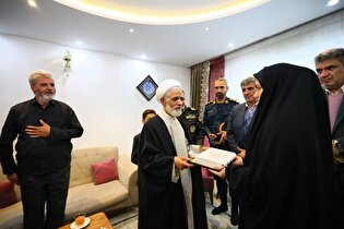 معاون حقوقی رئیس‌جمهور میهمان خانواده شهید بخشیان...