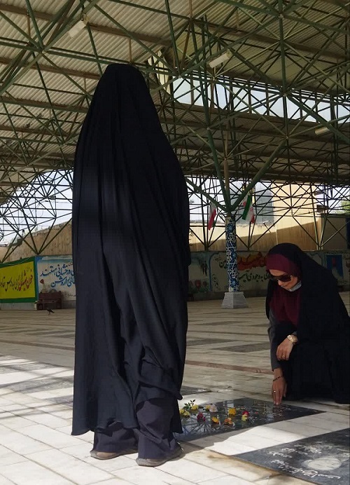 مزار شهدای معلم در استان لرستان گلباران شد