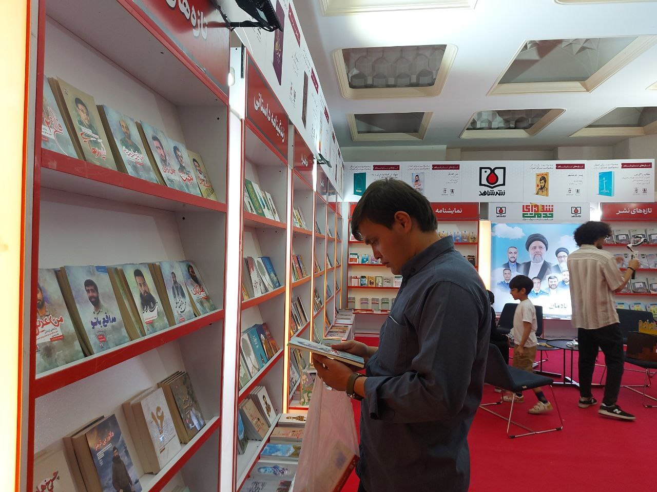 گزارش تصویری/غرفه نشر شاهد در چهارمین روز از نمایشگاه کتاب تهران
