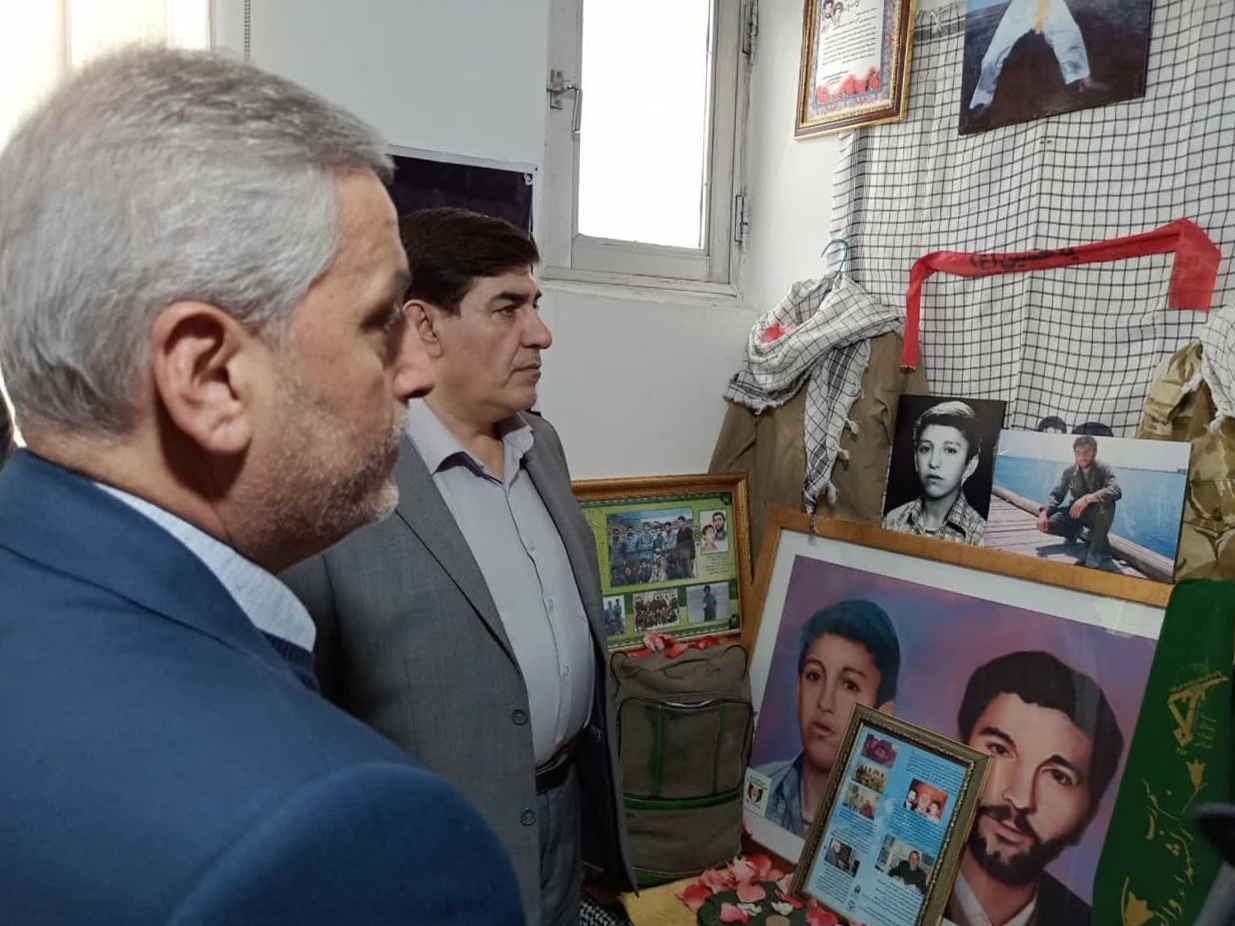 علی‌اکبر سلمانی با خانواده شهدای مراغه دیدار تازه کرد
