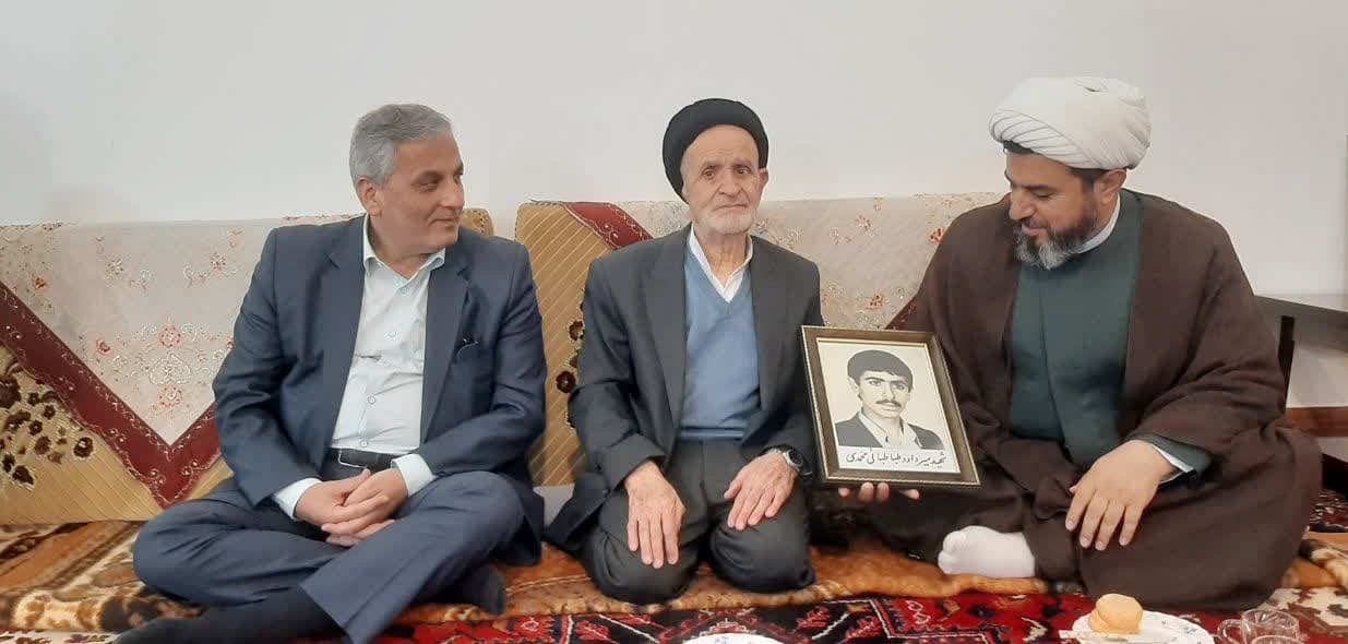 علی‌اکبر سلمانی خانواده‌های شهدای تسوج را عیادت کرد