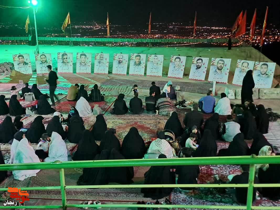 عزاداری در گلزار شهدای گمنام گاوازنگ زنجان به یاد شهدای مدافع وطن