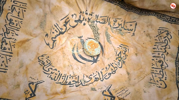 کشف پیکر مطهر شهیدی که سجاده و تسبیح همراهش بود