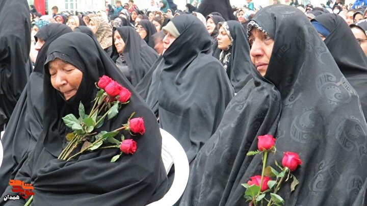 گزارش تصویری| مراسم دست بوسی مادران شهدا