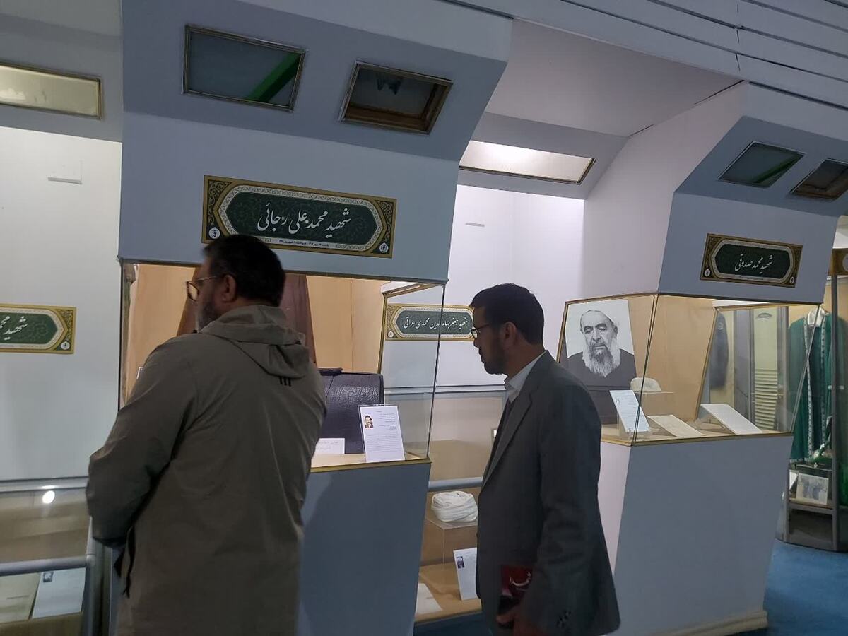 بازدید گردشگران عراقی از موزه مرکزی شهدا