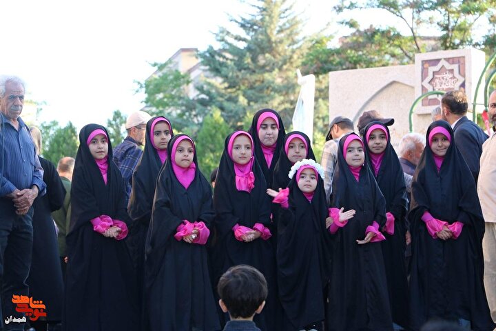 گزارش تصویری| گلباران مزار شهدای جنگ ۱۲ روزه