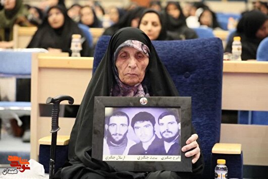 مادر شهیدان چنگیزی آسمانی شد