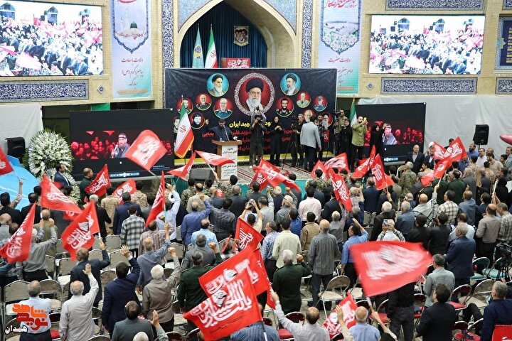 کلیپ| همخوانی مداحی «باید برخواست» در همدان