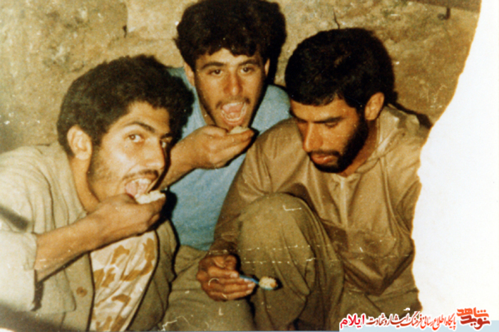 تصاویری از بسیجیان سلحشور در هشت سال دفاع مقدس به عنوان زندگی در جبهه 