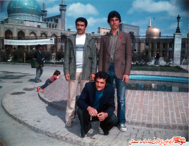 نفر اول ایستاده از راست شهید محمدعلی خواجه‌زاده