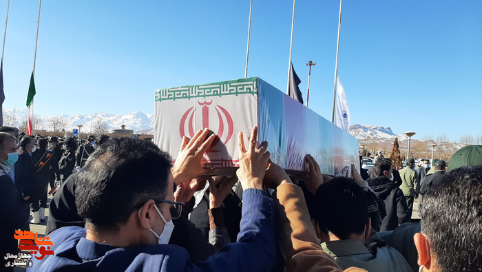 مراسم استقبال از پیکر مطهر شهدای گمنام در فرودگاه شهرکرد
