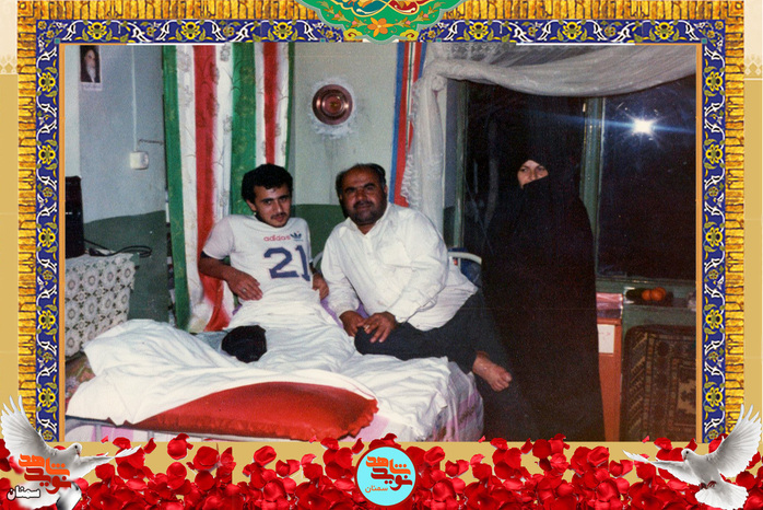 نفر سمت چپ شهید علی‌اکبر خلیل نژاد