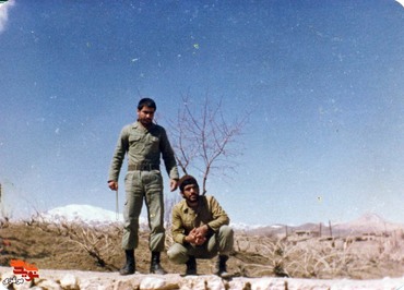 ایستاده: شهید احمد طاعتی - نشسته : سید محمد سجادی