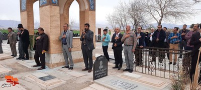 زیارت دوره‌ای گلزارهای شهدا به مناسبت روز بزرگداشت شهید- گلزار شهدای روستای رکن‌آباد شهرستان سمنان