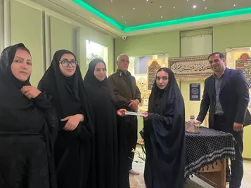 بازدید دانش‌آموزان دبیرستان دخترانه شاهد مشگین شهر از موزه شهدای اردبیل+ عکس