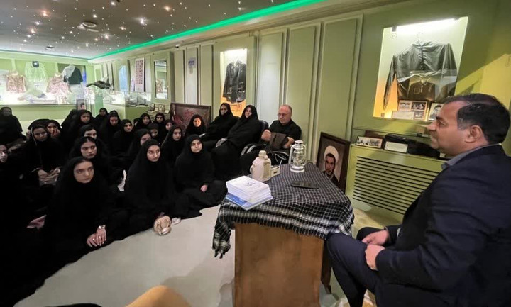 بازدید دانش‌آموزان دبیرستان دخترانه شاهد مشگین شهر از موزه شهدای اردبیل+...