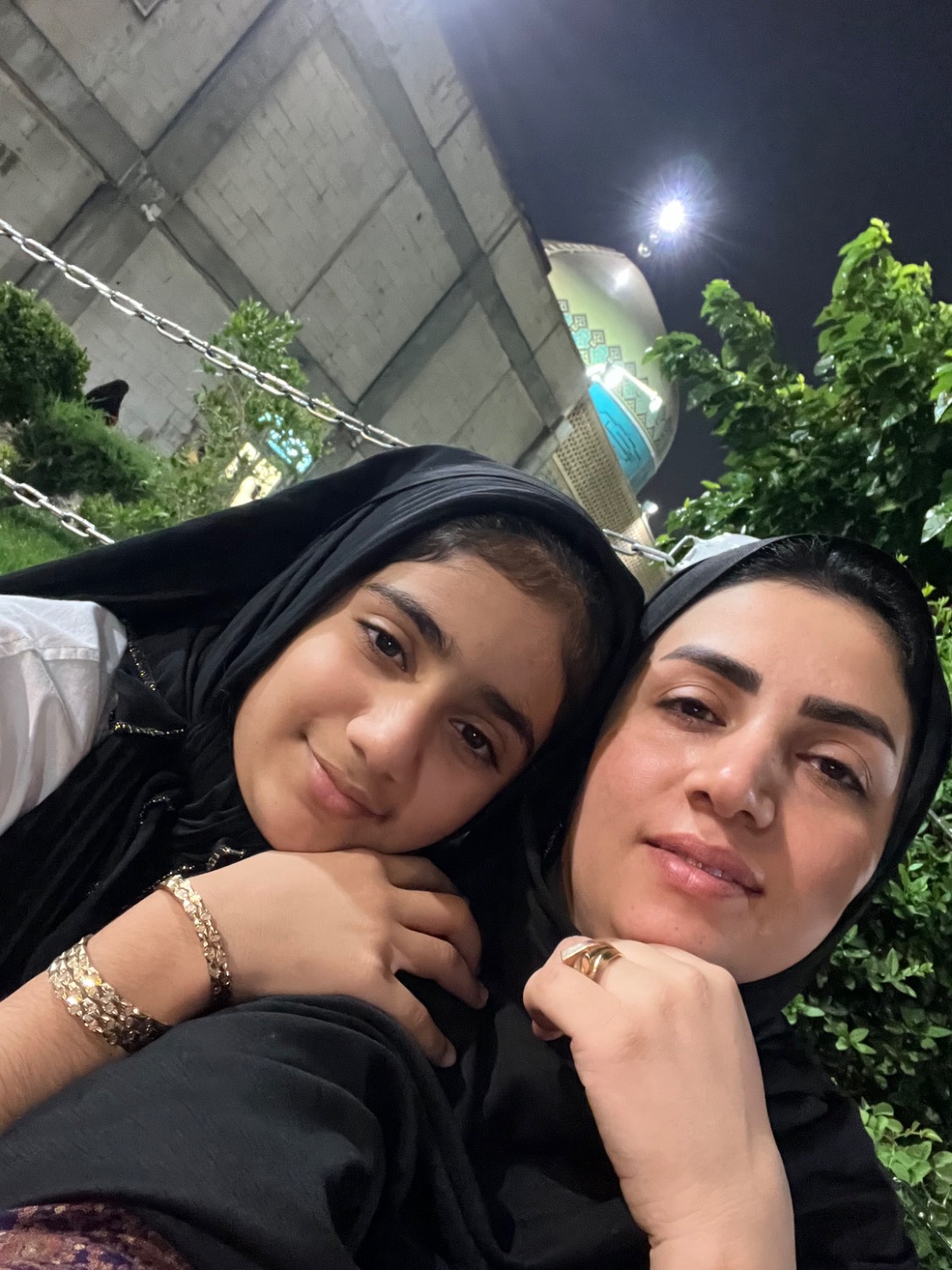 مهدیه و امین؛ دو فرشتهای که خانه را از صدای خنده خود خالی کردند مهدیه و امین؛ دو فرشتهای که خانه را از صدای خنده خود خالی کردند